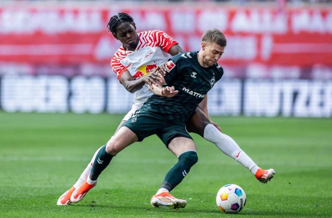 杏彩体育app下载地址-云达不莱梅与沙尔克将在周末进行一场激烈比赛