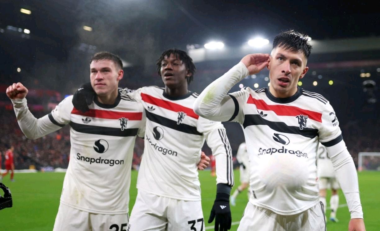 杏彩体育中国官网-包含曼联客场逼平热刺,锁定联赛前四席位的词条