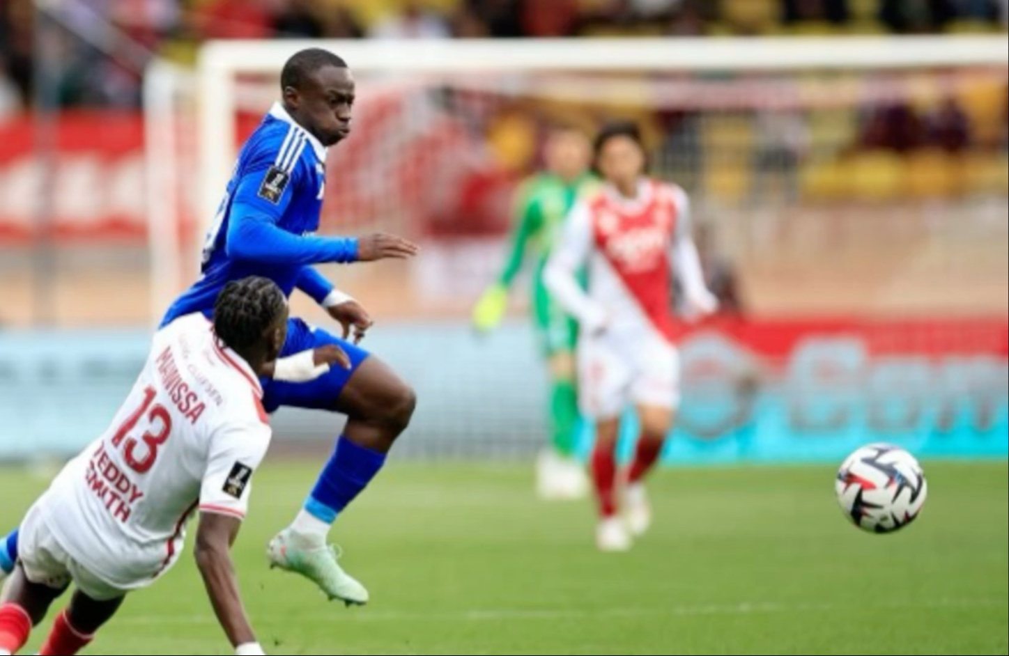 斯特拉斯堡主场击败梅斯,保持升班马气势 斯特拉斯堡主场击败梅斯,保持升班马气势